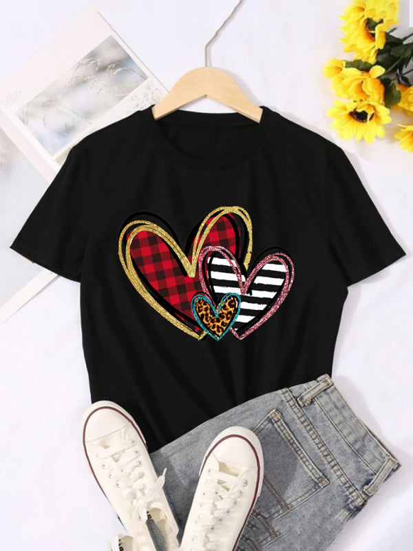 Black Women's Heart Graphic T-Shirt, Athletic Clothes and Fitness Wear